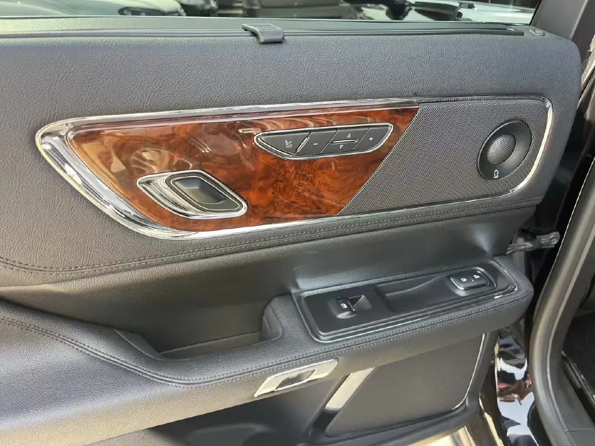 2019 Mercedes-Benz C Class 1.5T 184HP L4 9AT,autocango,china used car exporter,china ev exporter,chinese used car exporter,chinese used ev exporter