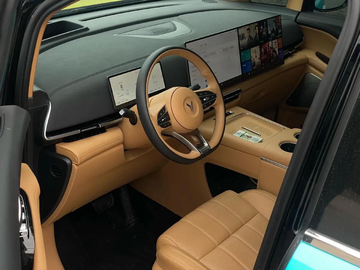 2025 Voyah Dream 1.5T 150HP L4 PHEV 41.7KWH,autocango,china used car exporter,china ev exporter,chinese used car exporter,chinese used ev exporter