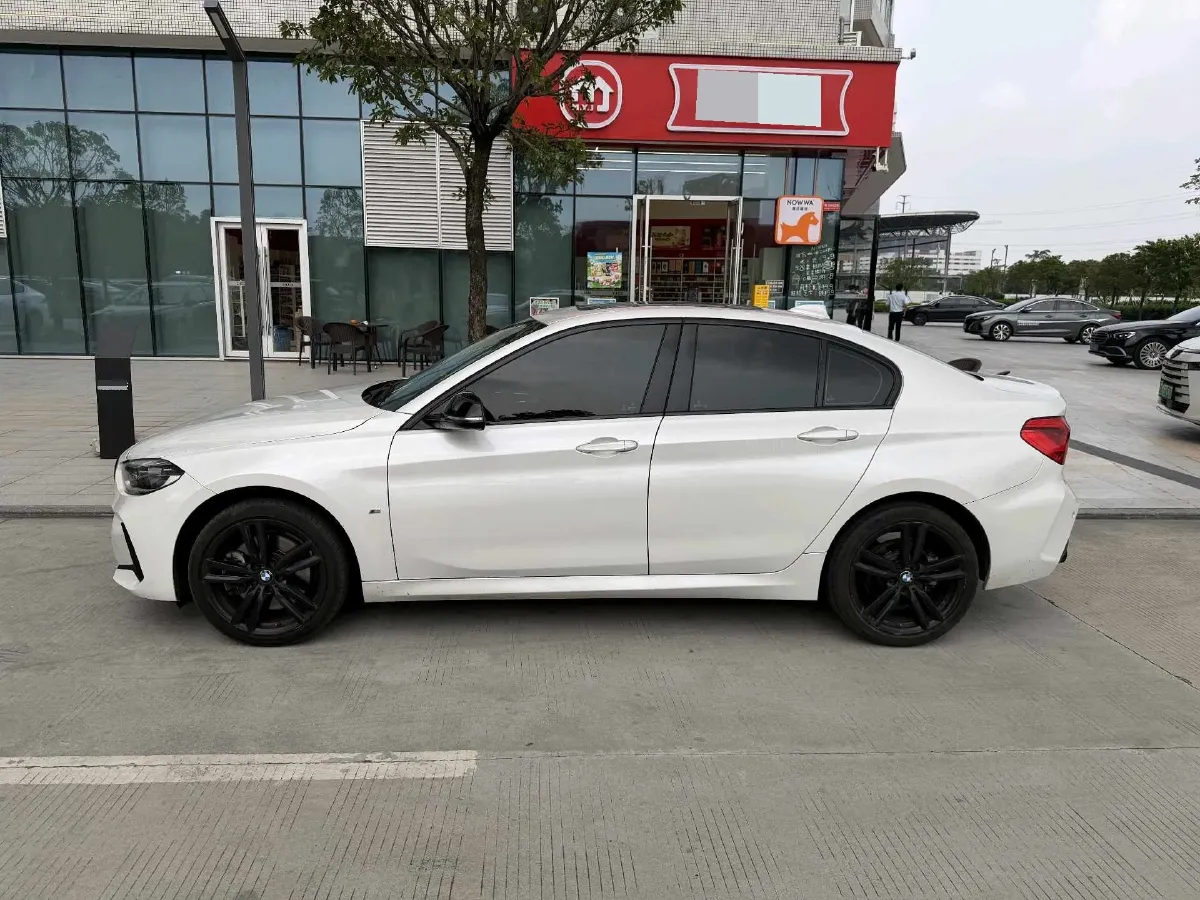 2022 BMW 1 Series 2.0T 192HP L4 7DCT,autocango,china used car exporter,china ev exporter,chinese used car exporter,chinese used ev exporter