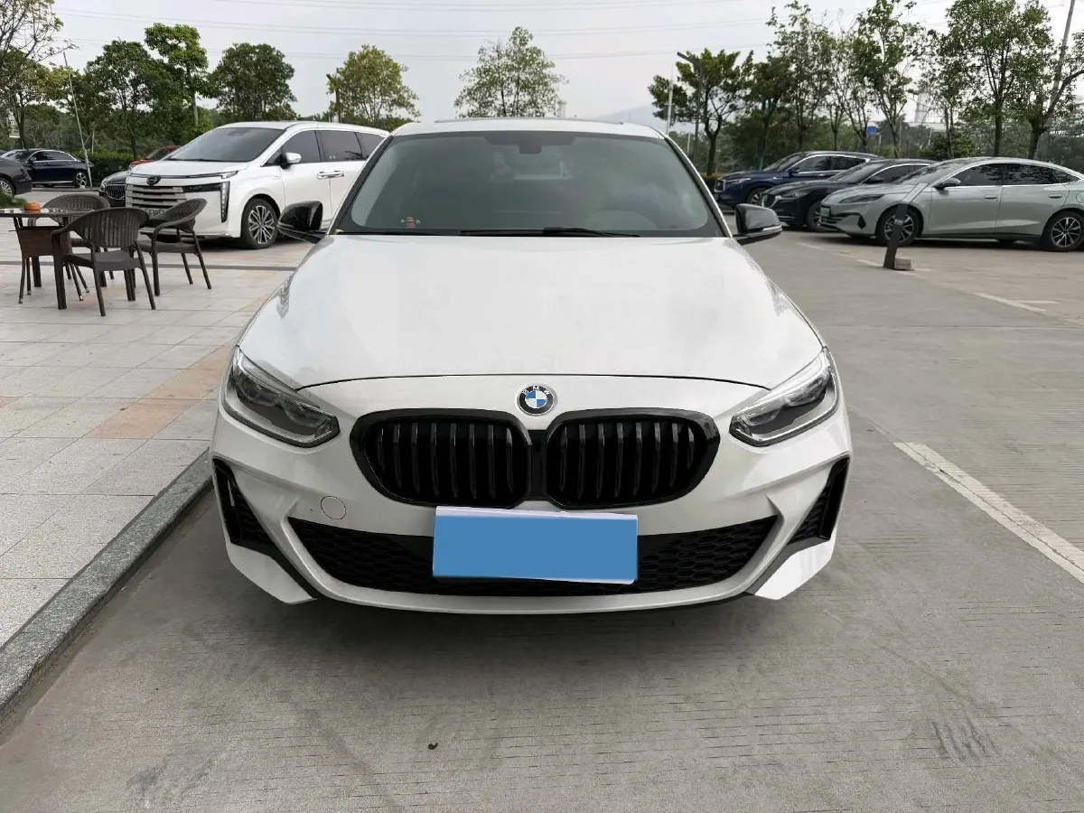 2022 BMW 1 Series 2.0T 192HP L4 7DCT,autocango,china used car exporter,china ev exporter,chinese used car exporter,chinese used ev exporter