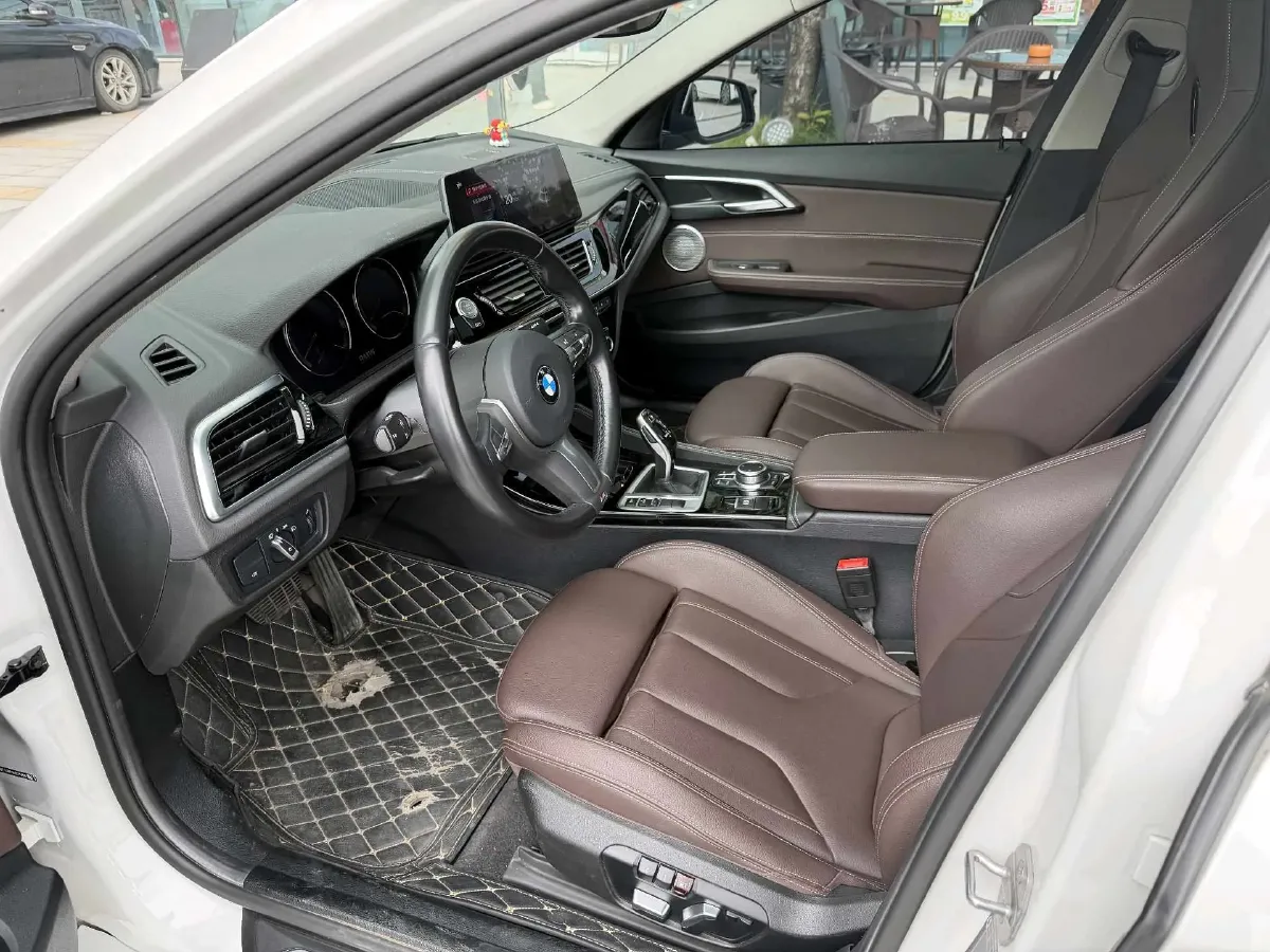 2022 BMW 1 Series 2.0T 192HP L4 7DCT,autocango,china used car exporter,china ev exporter,chinese used car exporter,chinese used ev exporter