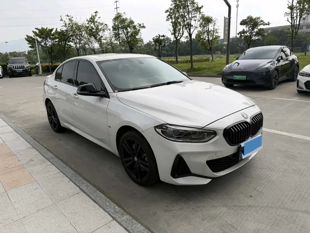 2022 BMW 1 Series 2.0T 192HP L4 7DCT,autocango,china used car exporter,china ev exporter,chinese used car exporter,chinese used ev exporter