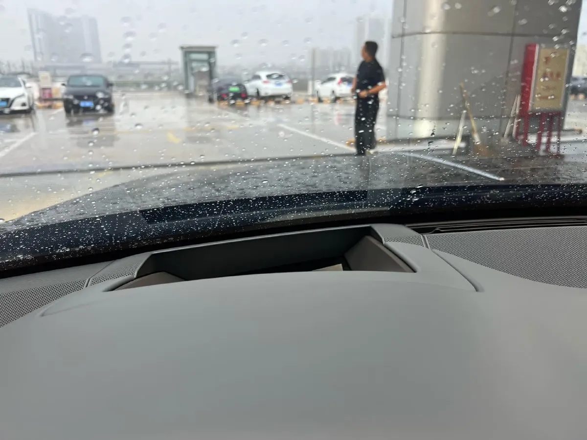 2022 Bentley Flying Spur 4.0T 550HP V8 8DCT,autocango,china used car exporter,china ev exporter,chinese used car exporter,chinese used ev exporter