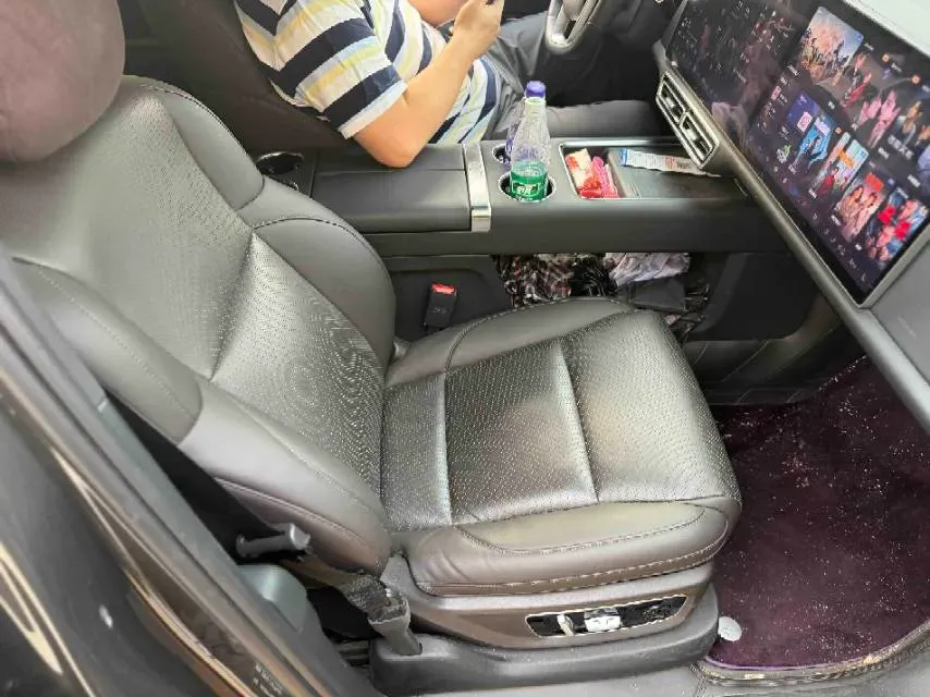 2023 Li L8 Range Extended 154HP REEV 40.9KWH,autocango,china used car exporter,china ev exporter,chinese used car exporter,chinese used ev exporter