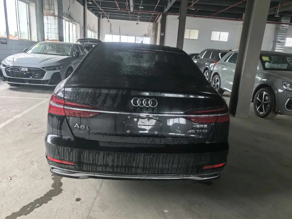2023 Audi A6L 2.0T 245HP L4 7DCT,autocango,china used car exporter,china ev exporter,chinese used car exporter,chinese used ev exporter