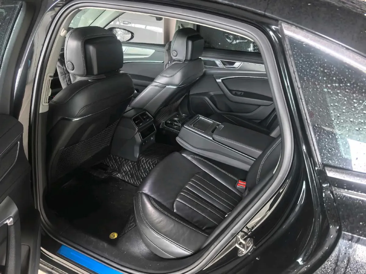 2023 Audi A6L 2.0T 245HP L4 7DCT,autocango,china used car exporter,china ev exporter,chinese used car exporter,chinese used ev exporter