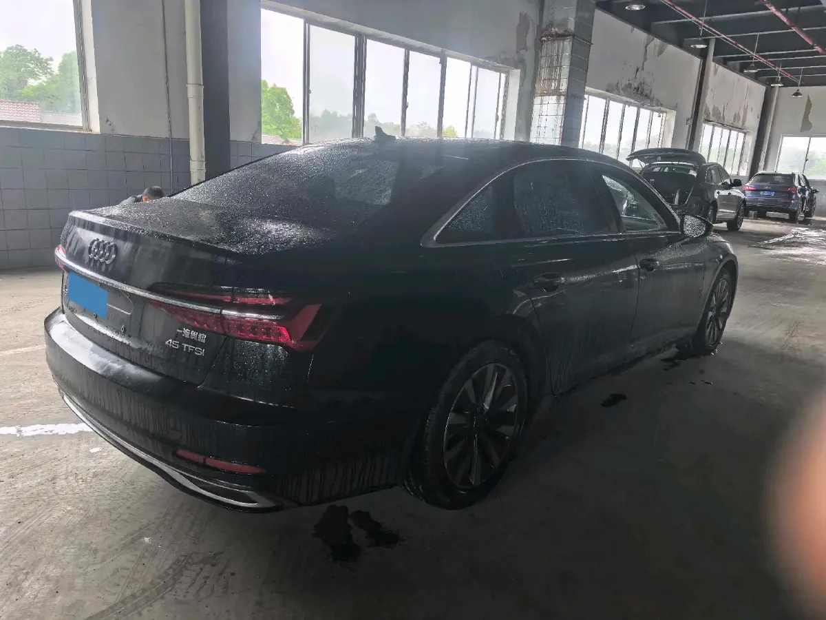 2023 Audi A6L 2.0T 245HP L4 7DCT,autocango,china used car exporter,china ev exporter,chinese used car exporter,chinese used ev exporter