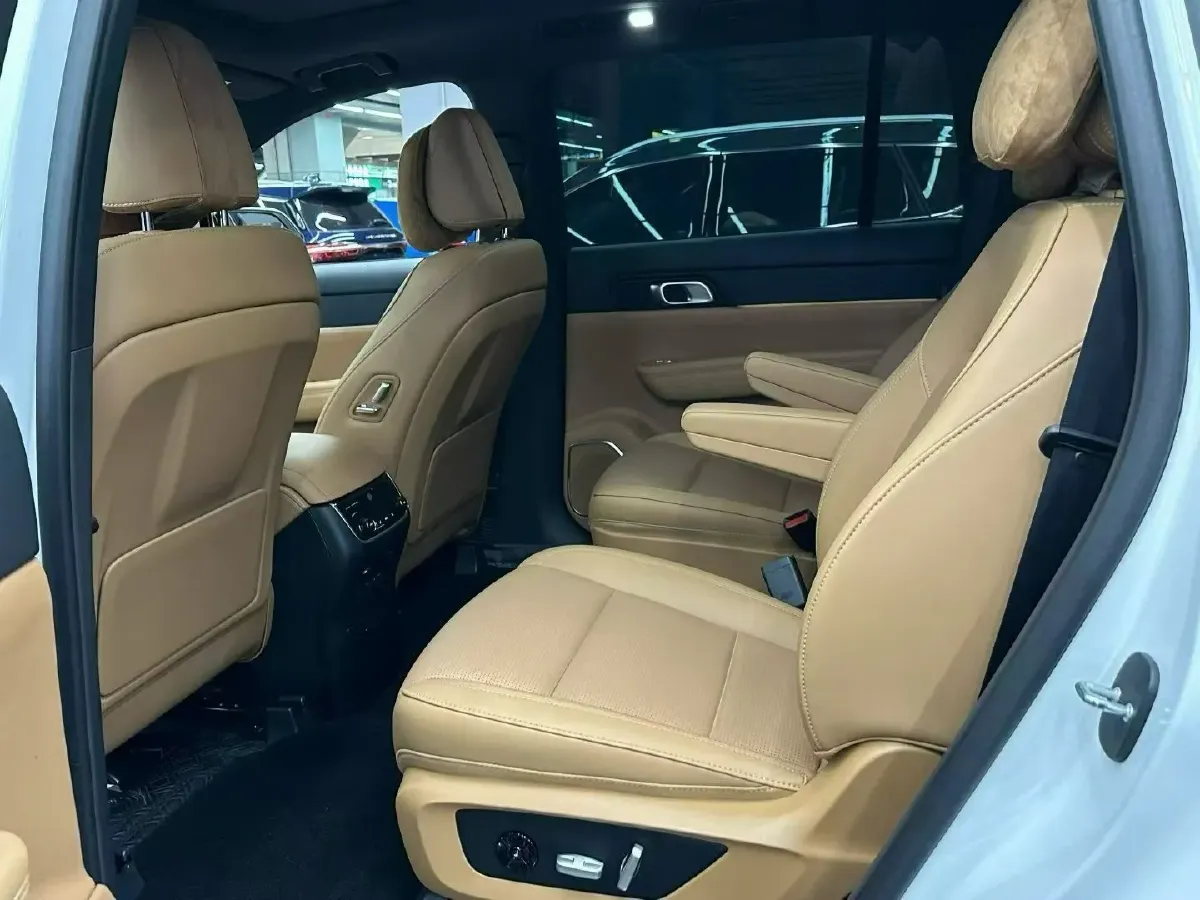 2021 Li ONE Range Extended 131HP REEV 40.5KWH,autocango,china used car exporter,china ev exporter,chinese used car exporter,chinese used ev exporter