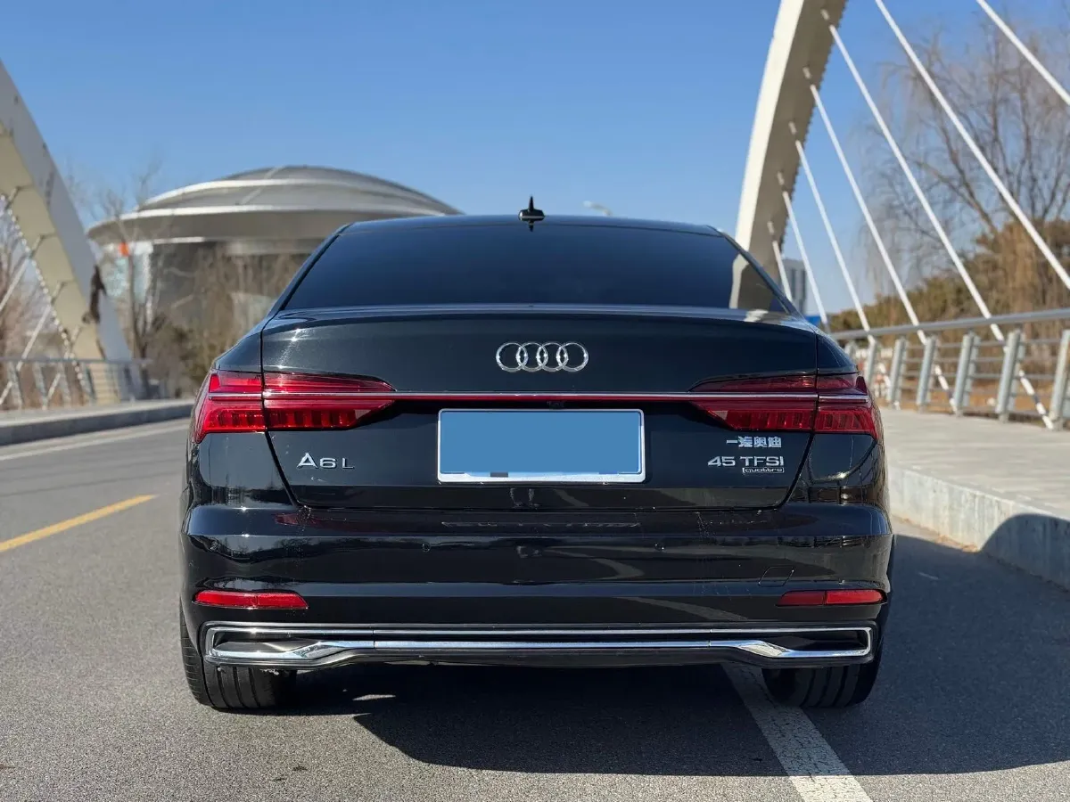 2023 Audi A6L 2.0T 245HP L4 7DCT,autocango,china used car exporter,china ev exporter,chinese used car exporter,chinese used ev exporter