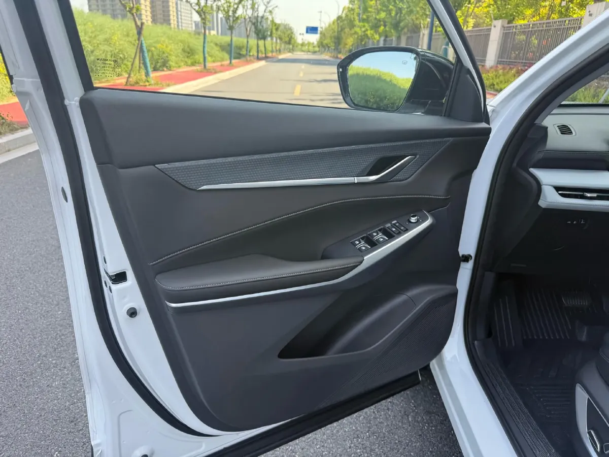 2025 ChangAn CS75 Plus 1.5T 188HP L4 8AT,autocango,china used car exporter,china ev exporter,chinese used car exporter,chinese used ev exporter