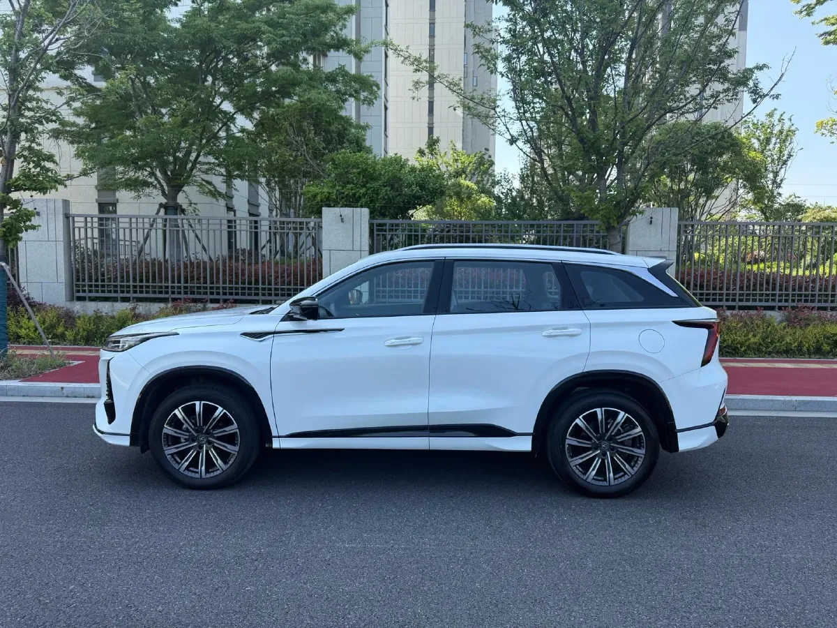 2025 ChangAn CS75 Plus 1.5T 188HP L4 8AT,autocango,china used car exporter,china ev exporter,chinese used car exporter,chinese used ev exporter