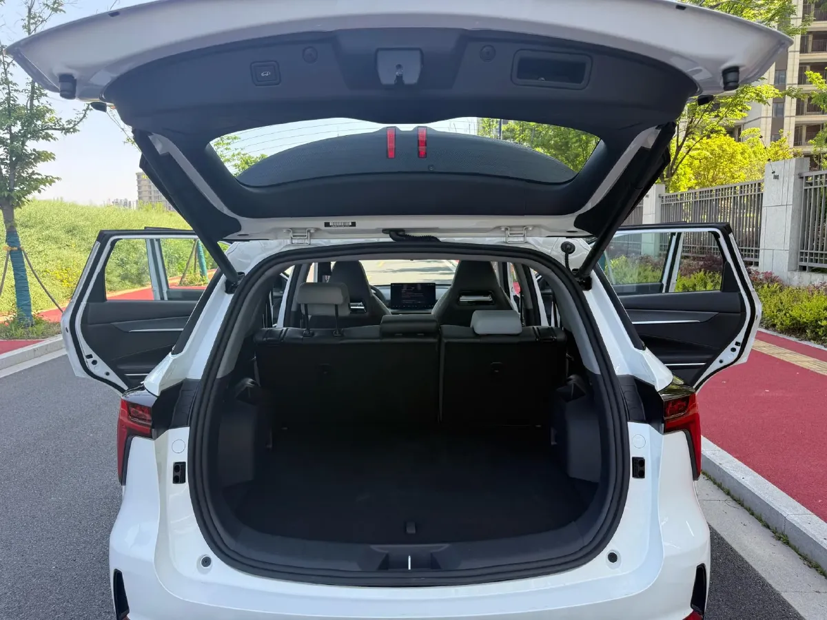 2025 ChangAn CS75 Plus 1.5T 188HP L4 8AT,autocango,china used car exporter,china ev exporter,chinese used car exporter,chinese used ev exporter