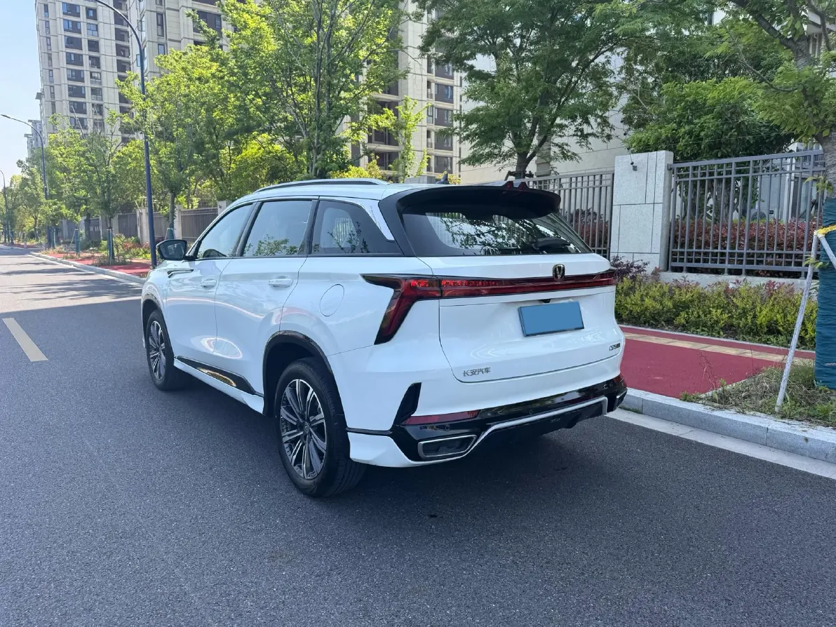 2025 ChangAn CS75 Plus 1.5T 188HP L4 8AT,autocango,china used car exporter,china ev exporter,chinese used car exporter,chinese used ev exporter
