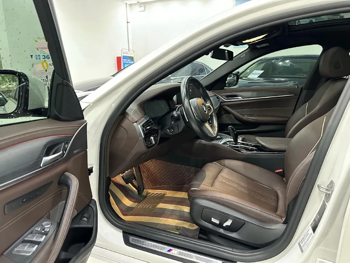 2021 BMW 5 Series 2.0T 252HP L4 8AT,autocango,china used car exporter,china ev exporter,chinese used car exporter,chinese used ev exporter