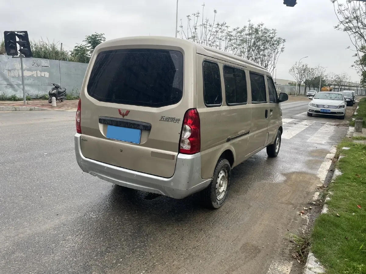 2017 WuLing RongGuang 1.5L 107HP L4 5MT,autocango,china used car exporter,china ev exporter,chinese used car exporter,chinese used ev exporter