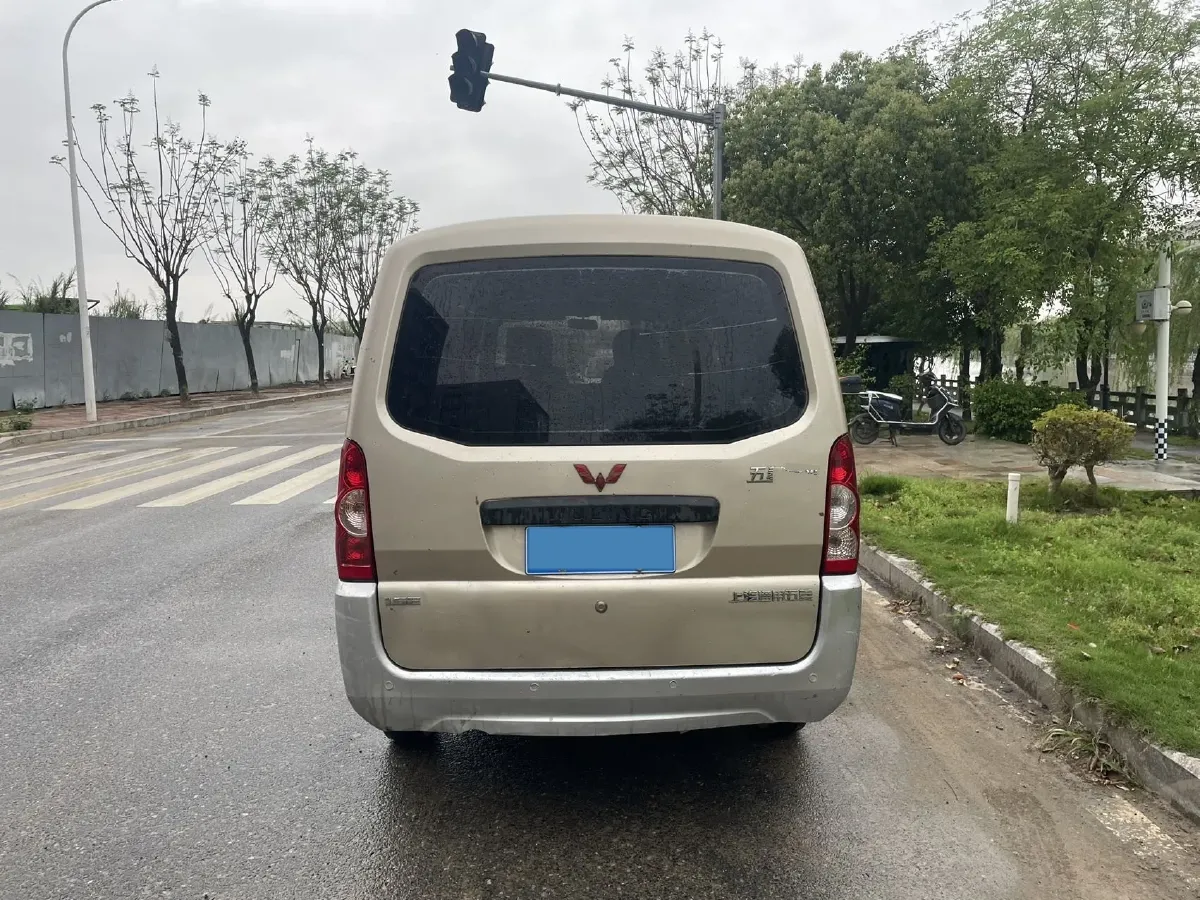 2017 WuLing RongGuang 1.5L 107HP L4 5MT,autocango,china used car exporter,china ev exporter,chinese used car exporter,chinese used ev exporter