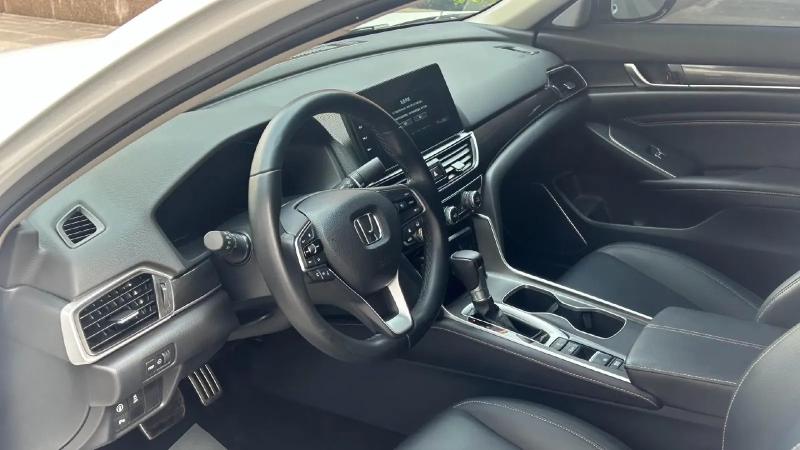 2022 Honda Accord 1.5T 194HP L4 CVT,autocango,china used car exporter,china ev exporter,chinese used car exporter,chinese used ev exporter