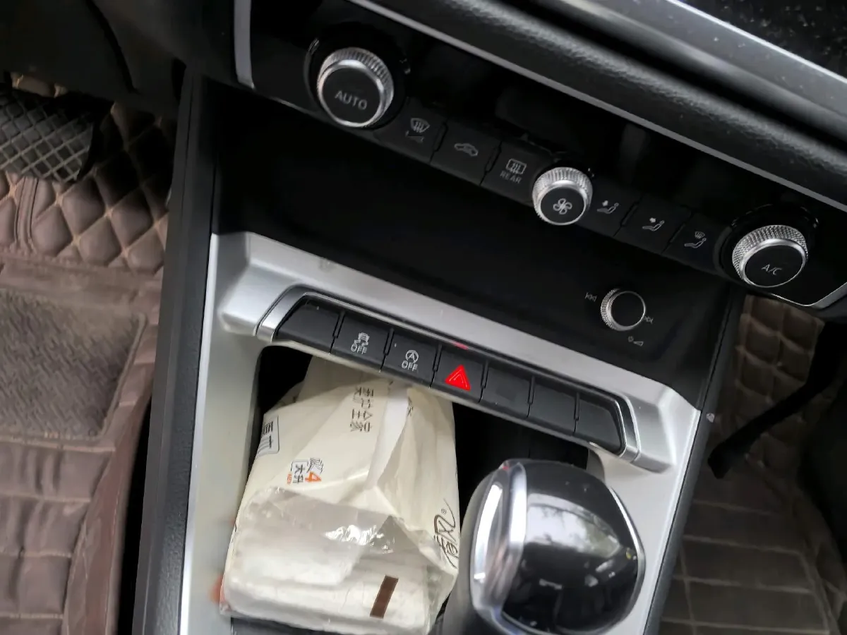 2021 Audi Q3 1.4T 150HP L4 7DCT,autocango,china used car exporter,china ev exporter,chinese used car exporter,chinese used ev exporter