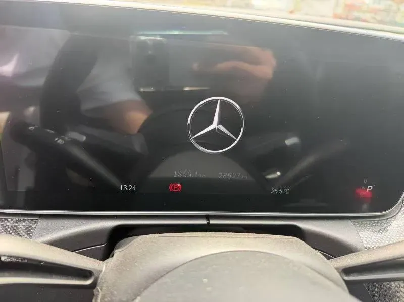 2023 Mercedes-Benz C Class 2.0T 204HP L4 9AT PHEV 25.4KWH,autocango,china used car exporter,china ev exporter,chinese used car exporter,chinese used ev exporter