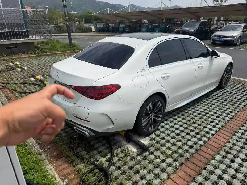 2023 Mercedes-Benz C Class 2.0T 204HP L4 9AT PHEV 25.4KWH,autocango,china used car exporter,china ev exporter,chinese used car exporter,chinese used ev exporter