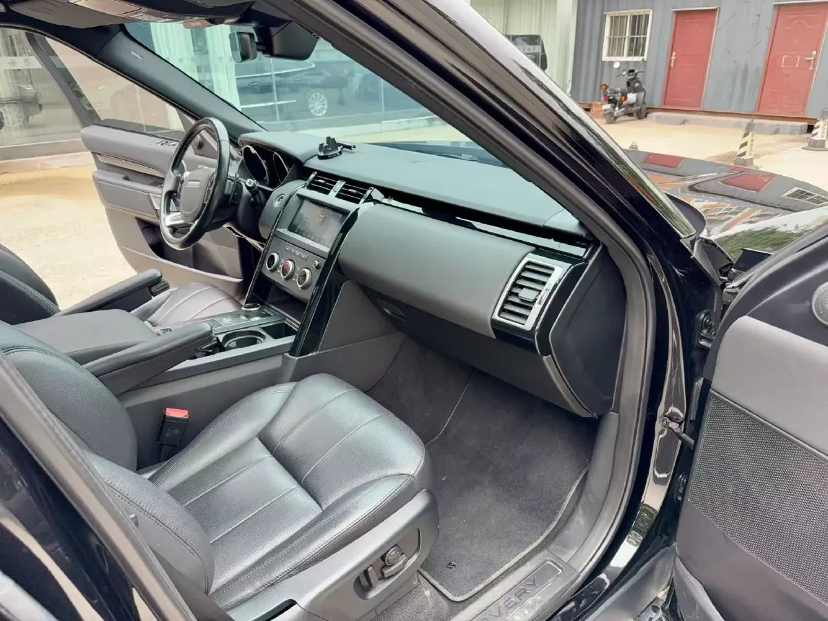 2019 Land Rover Discovery 3.0T 340HP V6 8AT,autocango,china used car exporter,china ev exporter,chinese used car exporter,chinese used ev exporter