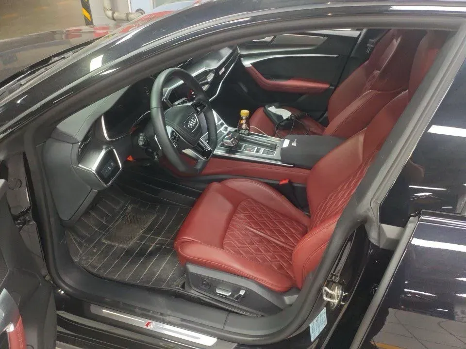 2024 Audi A7L 2.0T 245HP L4 7DCT,autocango,china used car exporter,china ev exporter,chinese used car exporter,chinese used ev exporter