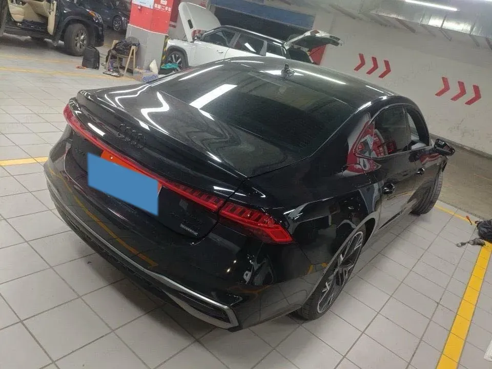 2024 Audi A7L 2.0T 245HP L4 7DCT,autocango,china used car exporter,china ev exporter,chinese used car exporter,chinese used ev exporter