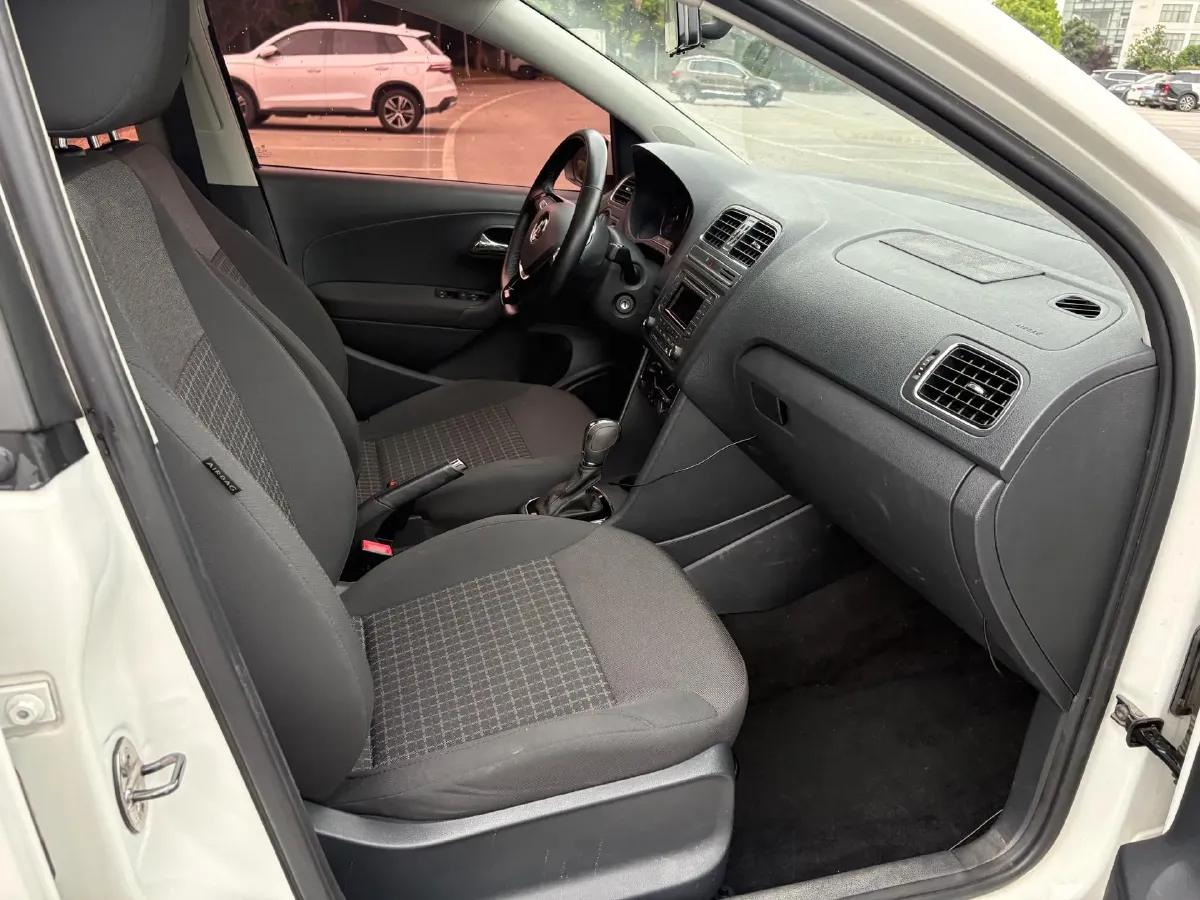 2016 Volkswagen Polo 1.6L 110HP L4 6AT,autocango,china used car exporter,china ev exporter,chinese used car exporter,chinese used ev exporter