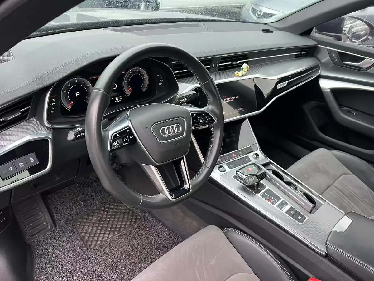 2022 Audi A6L 2.0T 190HP L4 7DCT,autocango,china used car exporter,china ev exporter,chinese used car exporter,chinese used ev exporter