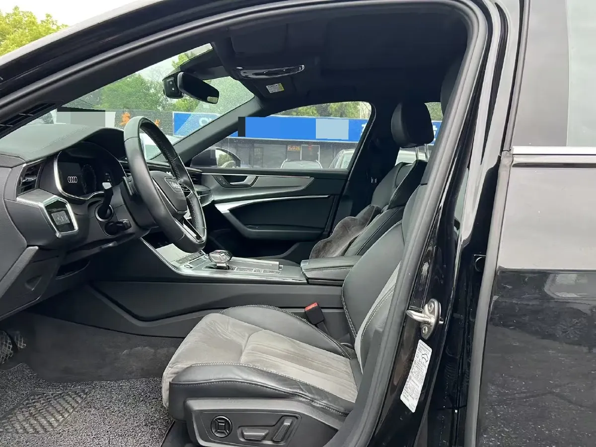 2022 Audi A6L 2.0T 190HP L4 7DCT,autocango,china used car exporter,china ev exporter,chinese used car exporter,chinese used ev exporter