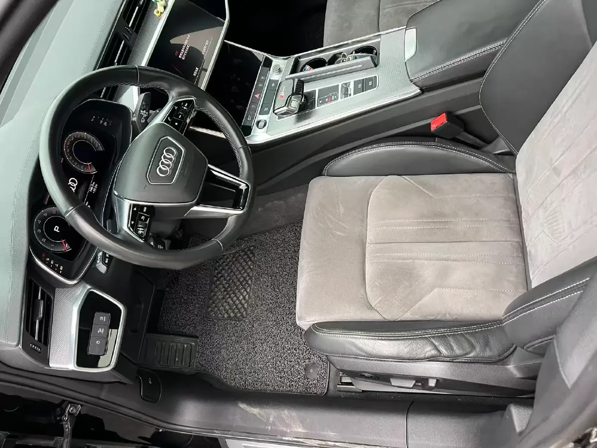 2022 Audi A6L 2.0T 190HP L4 7DCT,autocango,china used car exporter,china ev exporter,chinese used car exporter,chinese used ev exporter