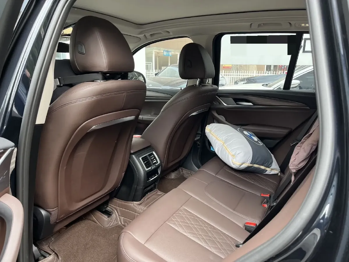 2023 BMW X3 2.0T 245HP L4 8AT,autocango,china used car exporter,china ev exporter,chinese used car exporter,chinese used ev exporter