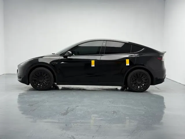 2022 Tesla Model Y BEV 60KWH,autocango,china used car exporter,china ev exporter,chinese used car exporter,chinese used ev exporter