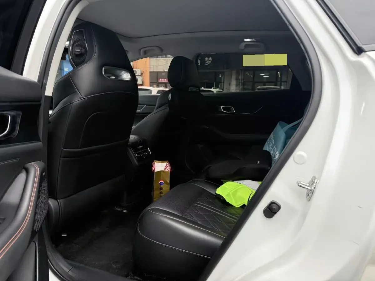 2021 ChangAn UNI-K 2.0T 233HP L4 8AT,autocango,china used car exporter,china ev exporter,chinese used car exporter,chinese used ev exporter