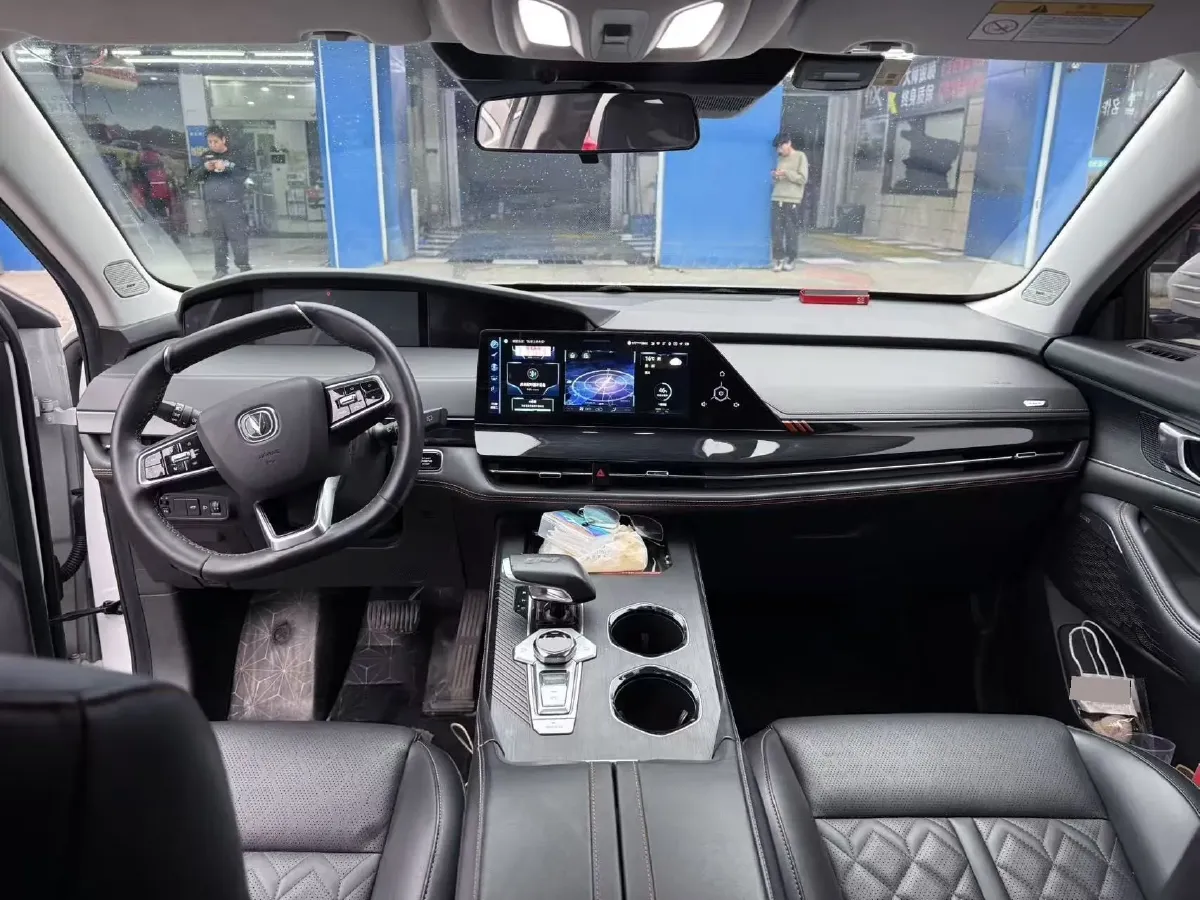 2021 ChangAn UNI-K 2.0T 233HP L4 8AT,autocango,china used car exporter,china ev exporter,chinese used car exporter,chinese used ev exporter