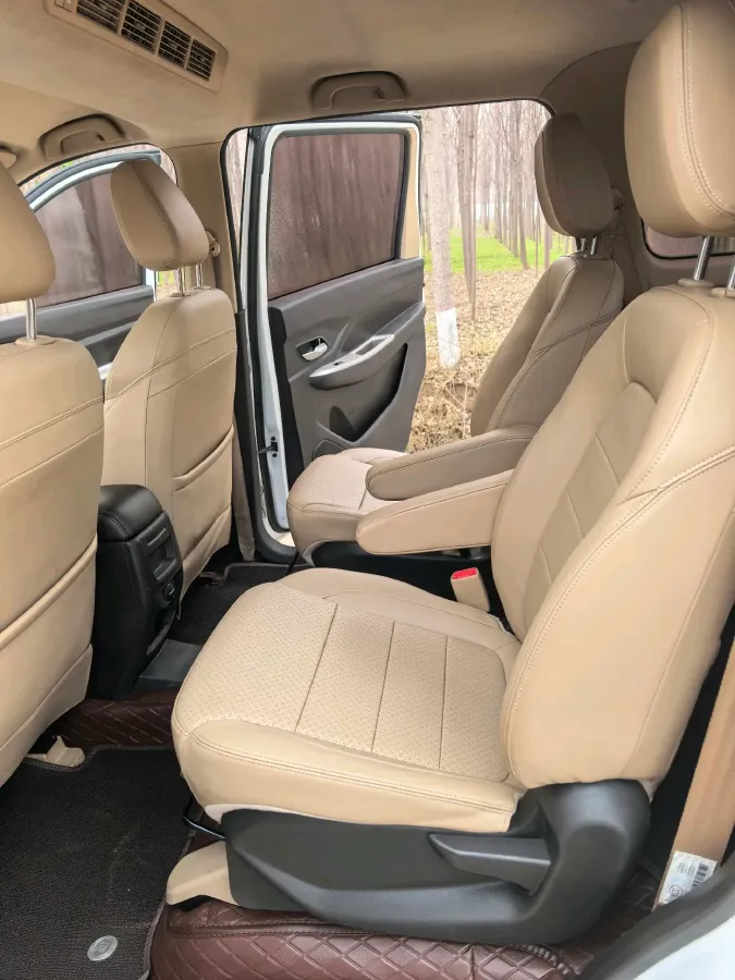 2021 WuLing HongGuang 1.5L 99HP L4 6MT,autocango,china used car exporter,china ev exporter,chinese used car exporter,chinese used ev exporter