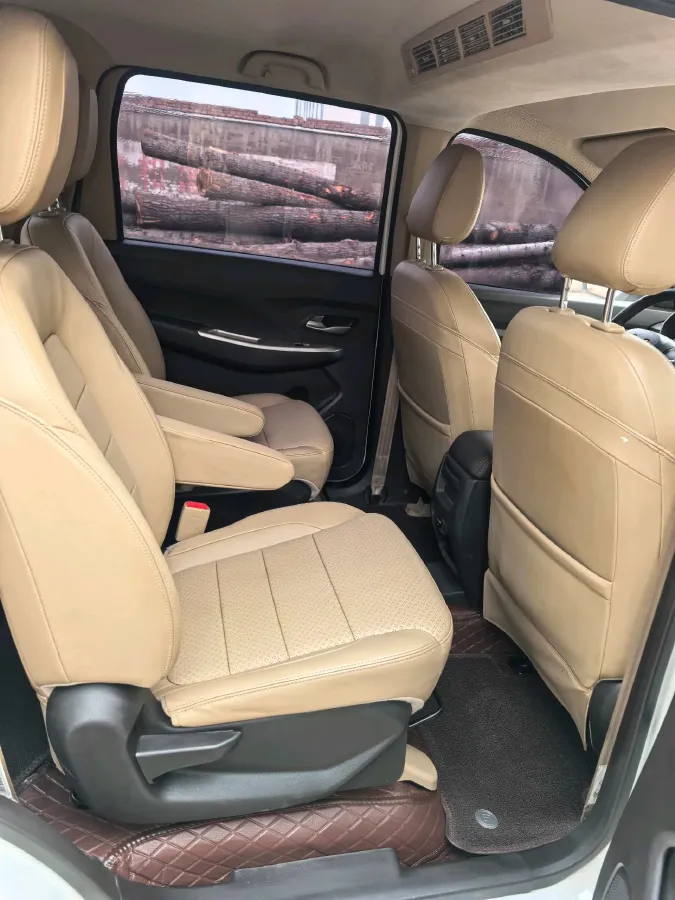 2021 WuLing HongGuang 1.5L 99HP L4 6MT,autocango,china used car exporter,china ev exporter,chinese used car exporter,chinese used ev exporter