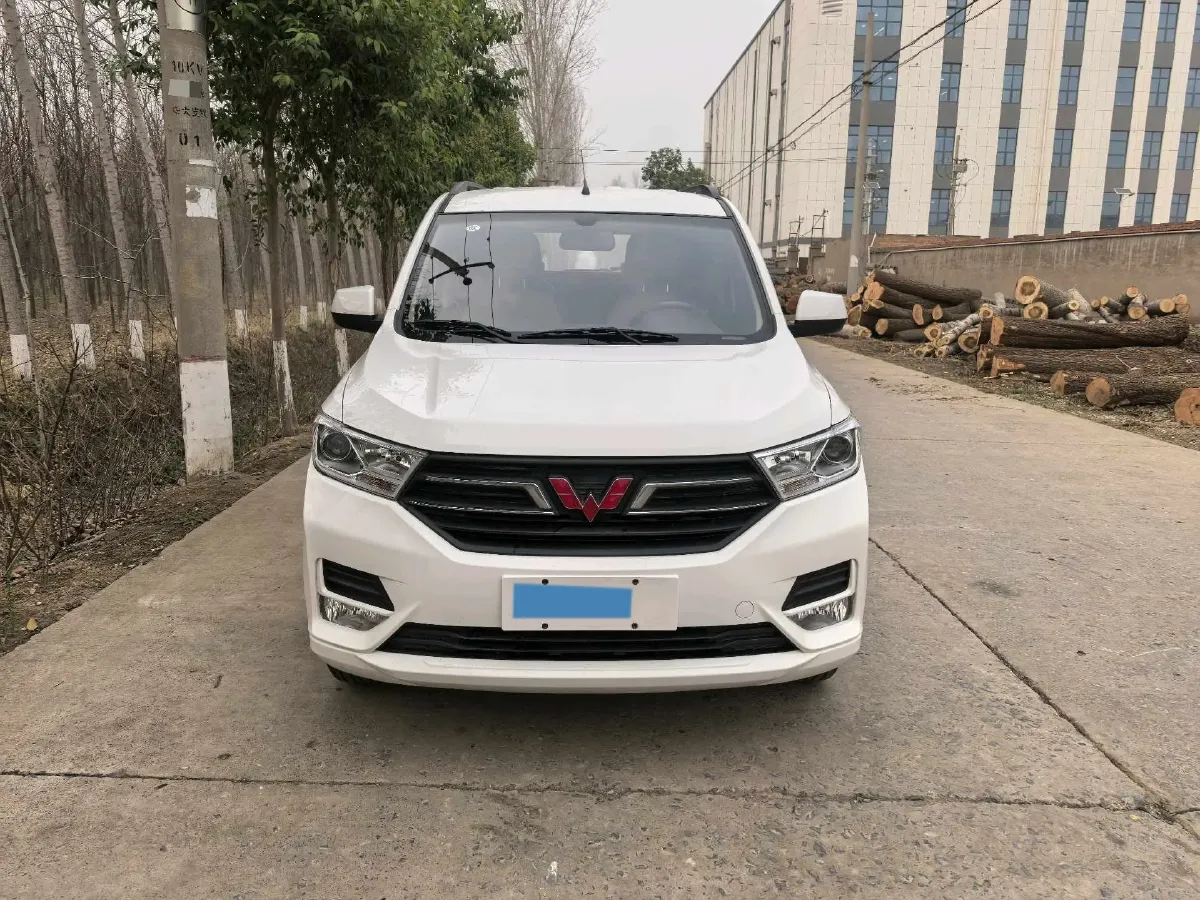 2021 WuLing HongGuang 1.5L 99HP L4 6MT,autocango,china used car exporter,china ev exporter,chinese used car exporter,chinese used ev exporter