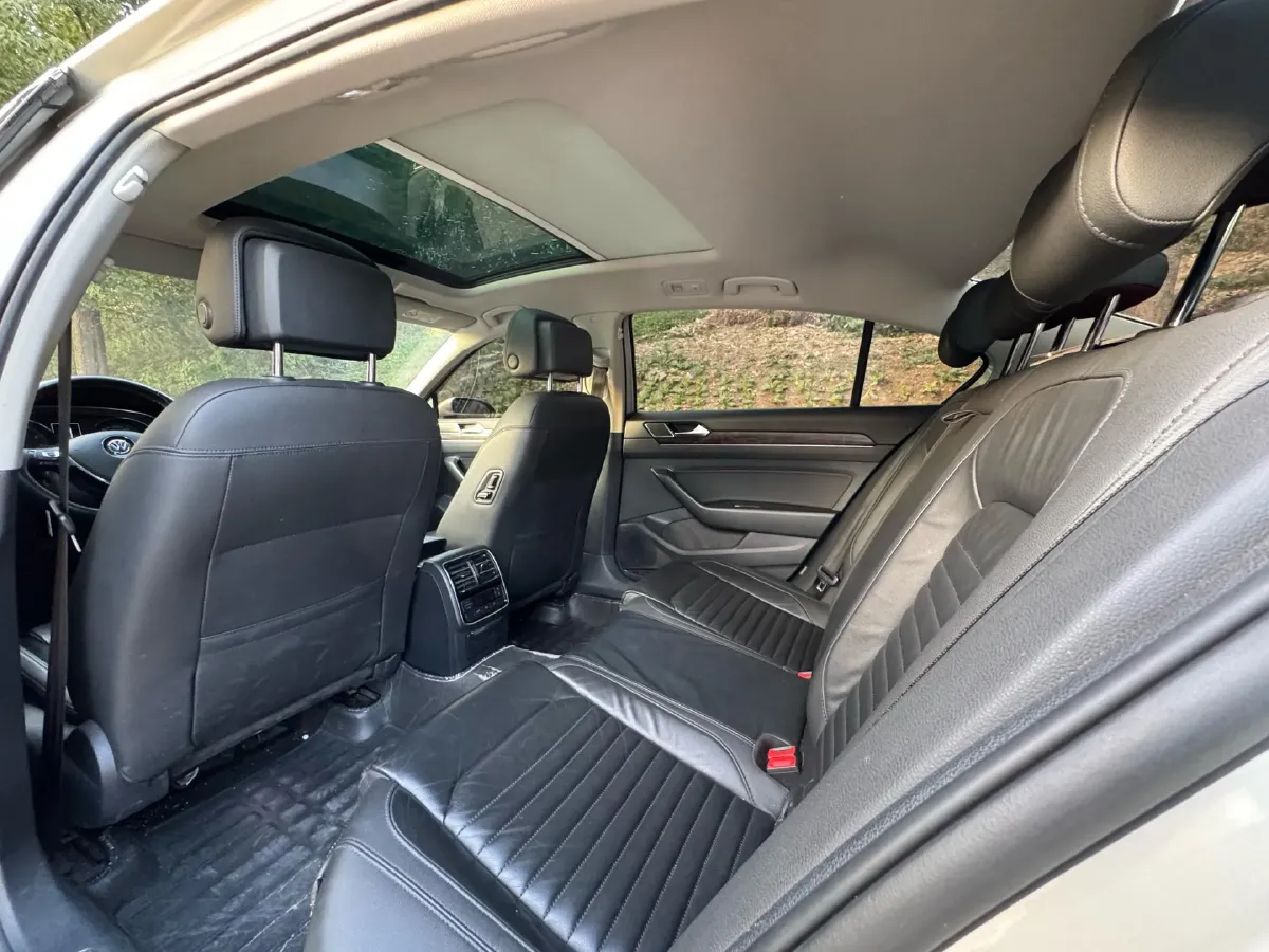 2019 Volkswagen Magotan 2.0T 186HP L4 7DCT,autocango,china used car exporter,china ev exporter,chinese used car exporter,chinese used ev exporter