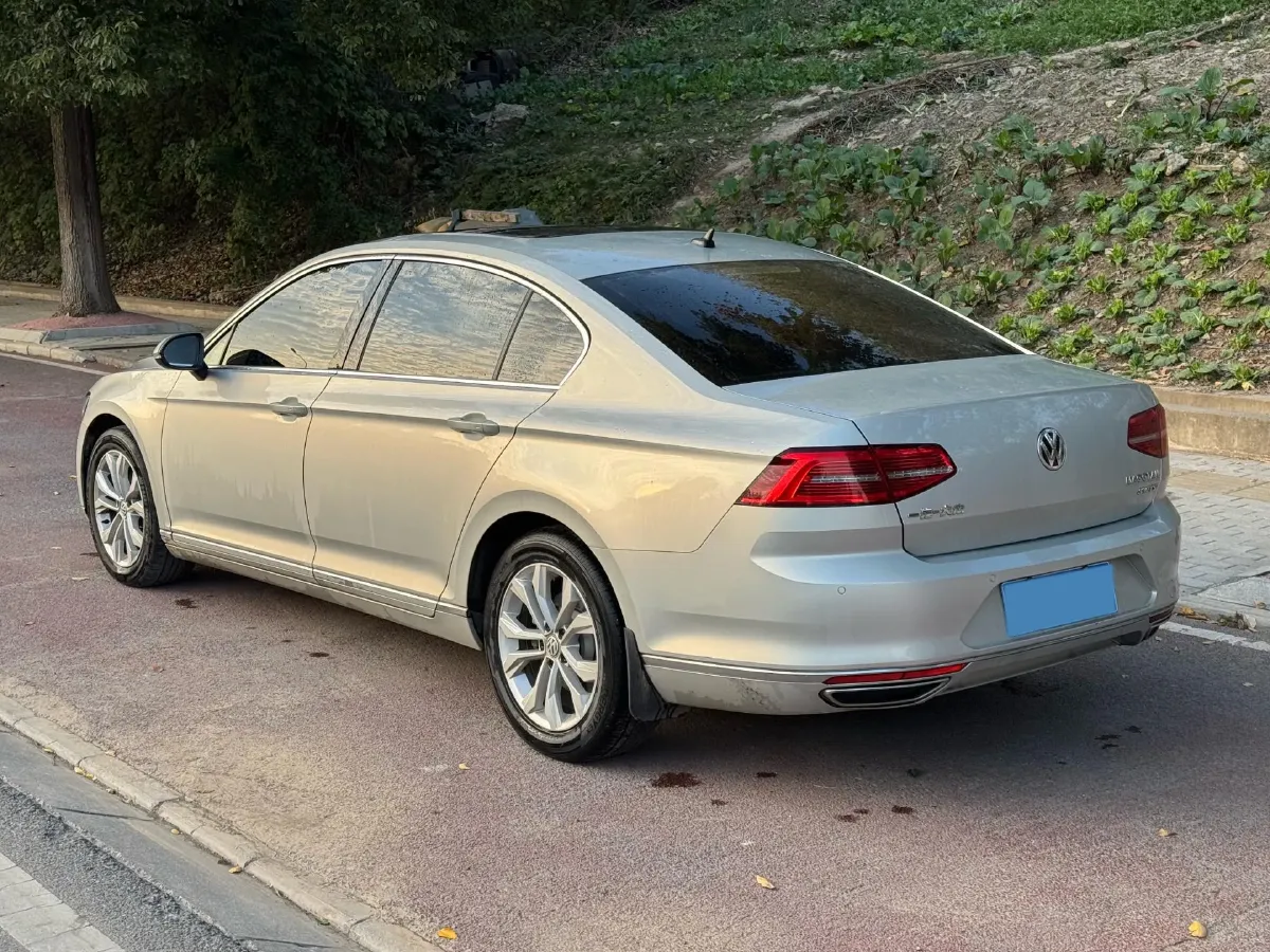 2019 Volkswagen Magotan 2.0T 186HP L4 7DCT,autocango,china used car exporter,china ev exporter,chinese used car exporter,chinese used ev exporter