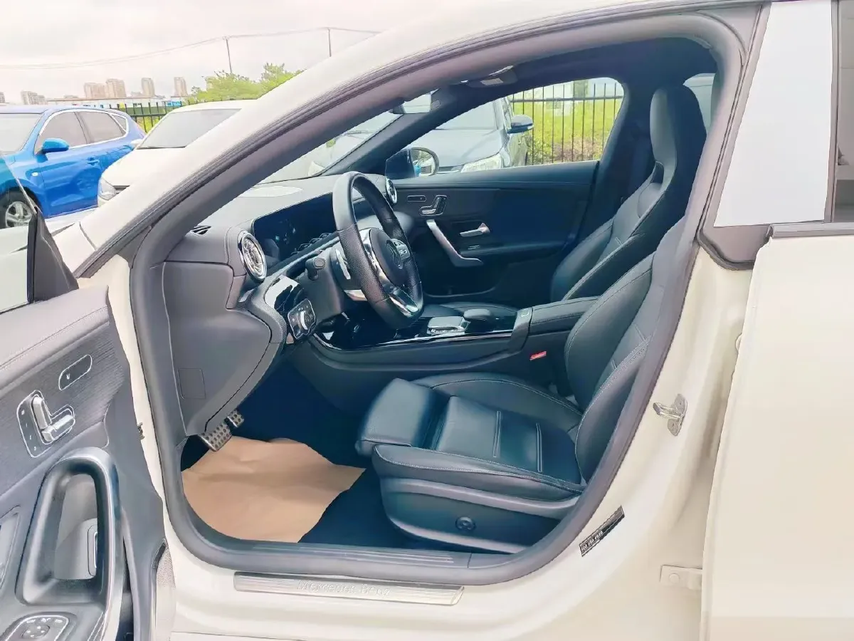 2023 Mercedes-Benz CLA Class 2.0T 224HP L4 7DCT,autocango,china used car exporter,china ev exporter,chinese used car exporter,chinese used ev exporter