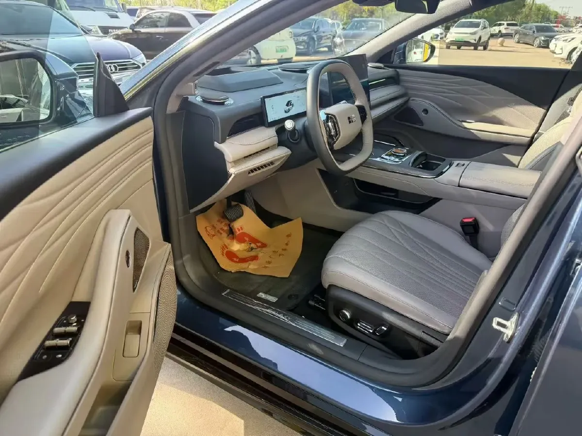 2025 Geely Galaxy Starshine 8 1.5T 163HP L4 3DHT PHEV 27.69KWH,autocango,china used car exporter,china ev exporter,chinese used car exporter,chinese used ev exporter