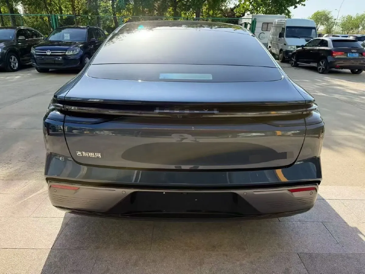 2025 Geely Galaxy Starshine 8 1.5T 163HP L4 3DHT PHEV 27.69KWH,autocango,china used car exporter,china ev exporter,chinese used car exporter,chinese used ev exporter