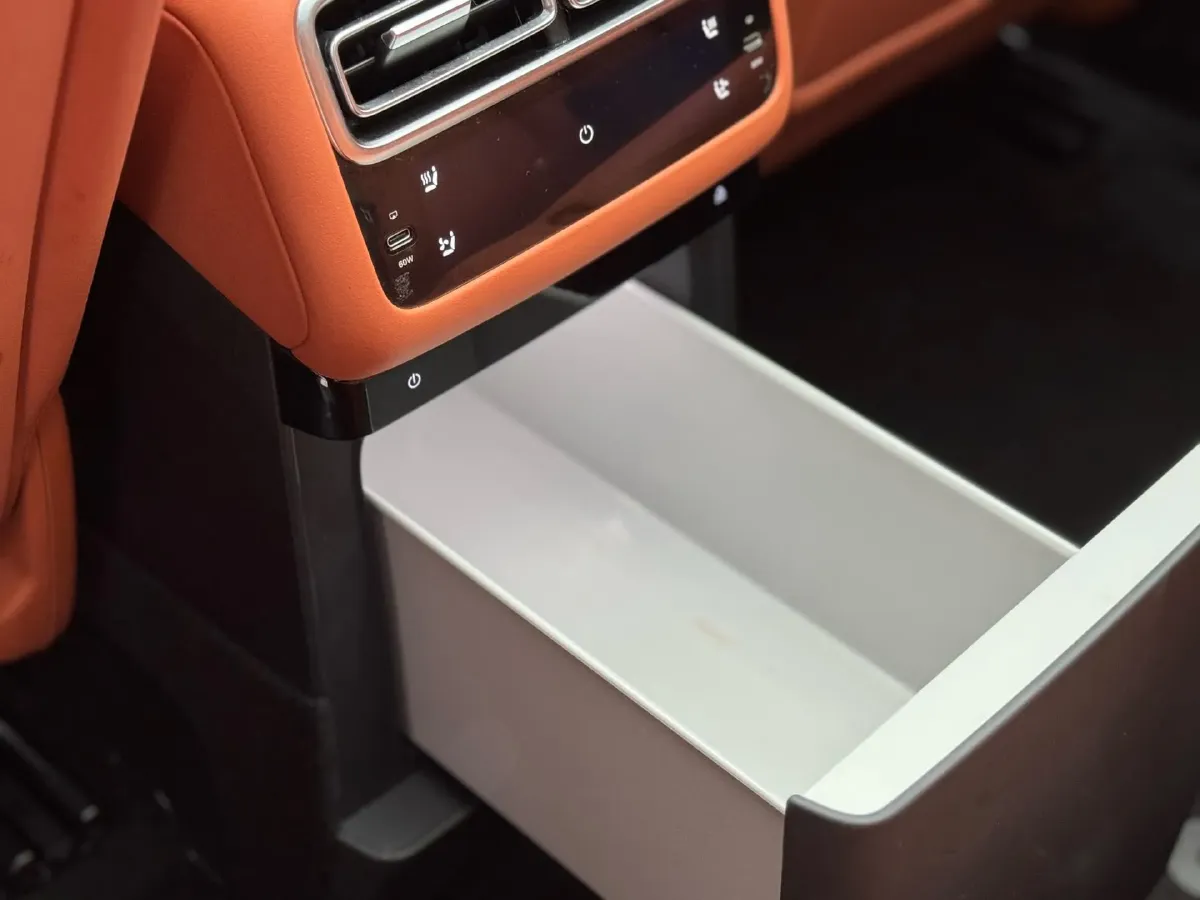 2024 Li L6 Range Extended 154HP L4 REEV 36.8KWH,autocango,china used car exporter,china ev exporter,chinese used car exporter,chinese used ev exporter