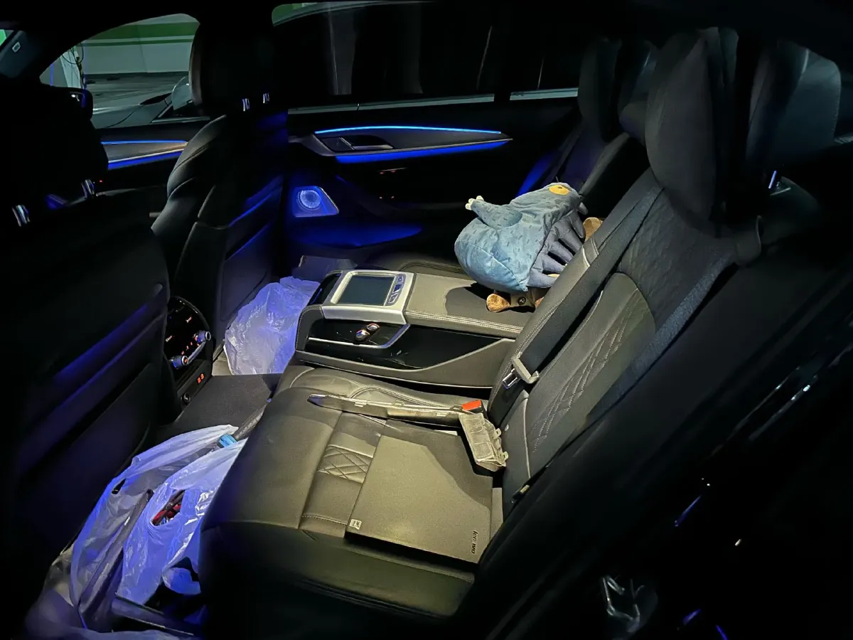 2020 BMW 5 Series 2.0T 252HP L4 8AT,autocango,china used car exporter,china ev exporter,chinese used car exporter,chinese used ev exporter