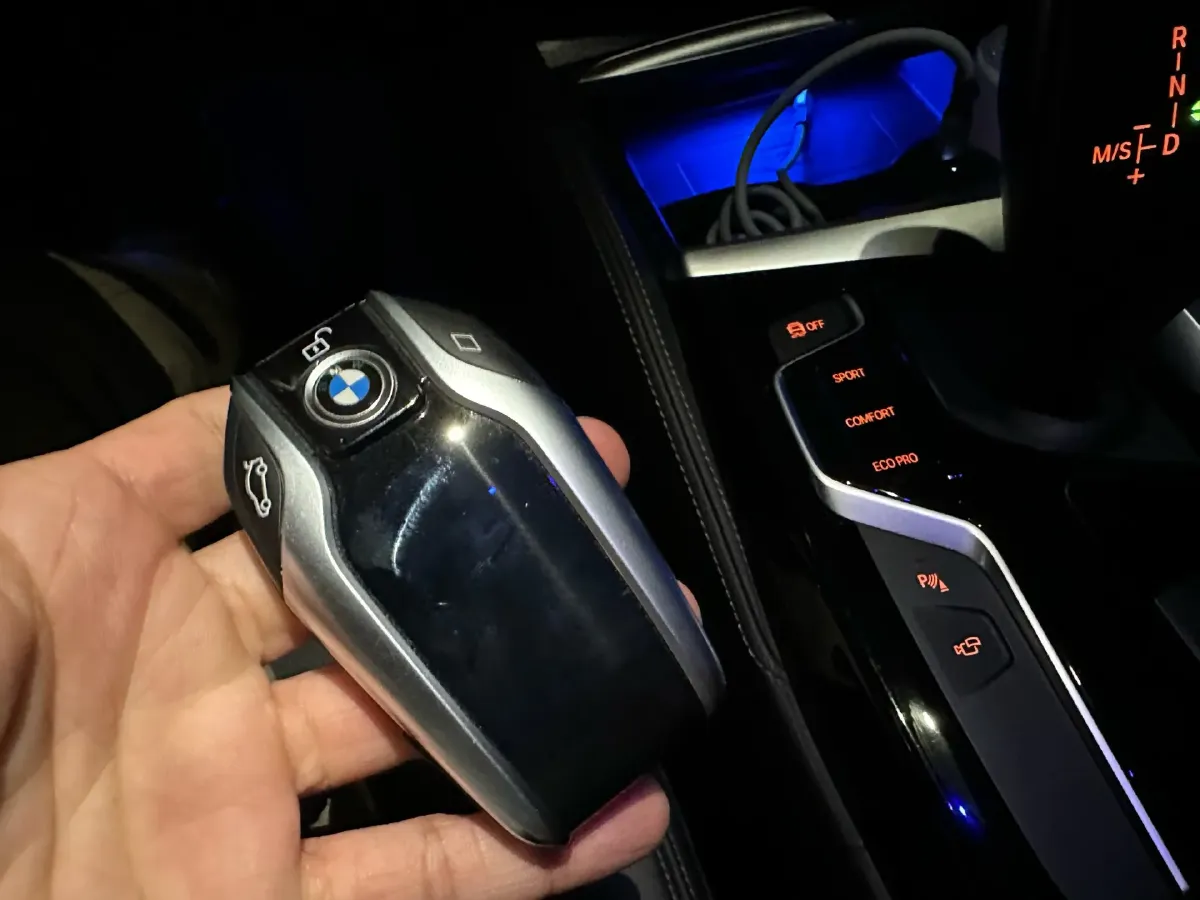 2020 BMW 5 Series 2.0T 252HP L4 8AT,autocango,china used car exporter,china ev exporter,chinese used car exporter,chinese used ev exporter