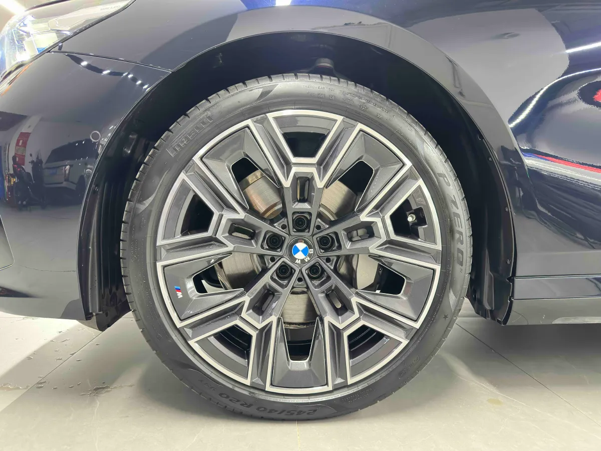 2024 BMW 5 Series 2.0T 258HP L4 8AT,autocango,china used car exporter,china ev exporter,chinese used car exporter,chinese used ev exporter