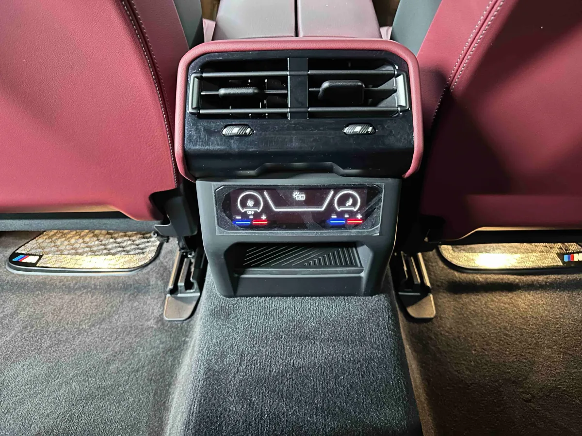 2024 BMW 5 Series 2.0T 258HP L4 8AT,autocango,china used car exporter,china ev exporter,chinese used car exporter,chinese used ev exporter