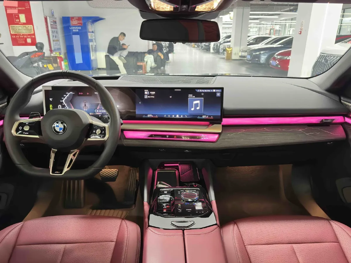 2024 BMW 5 Series 2.0T 258HP L4 8AT,autocango,china used car exporter,china ev exporter,chinese used car exporter,chinese used ev exporter