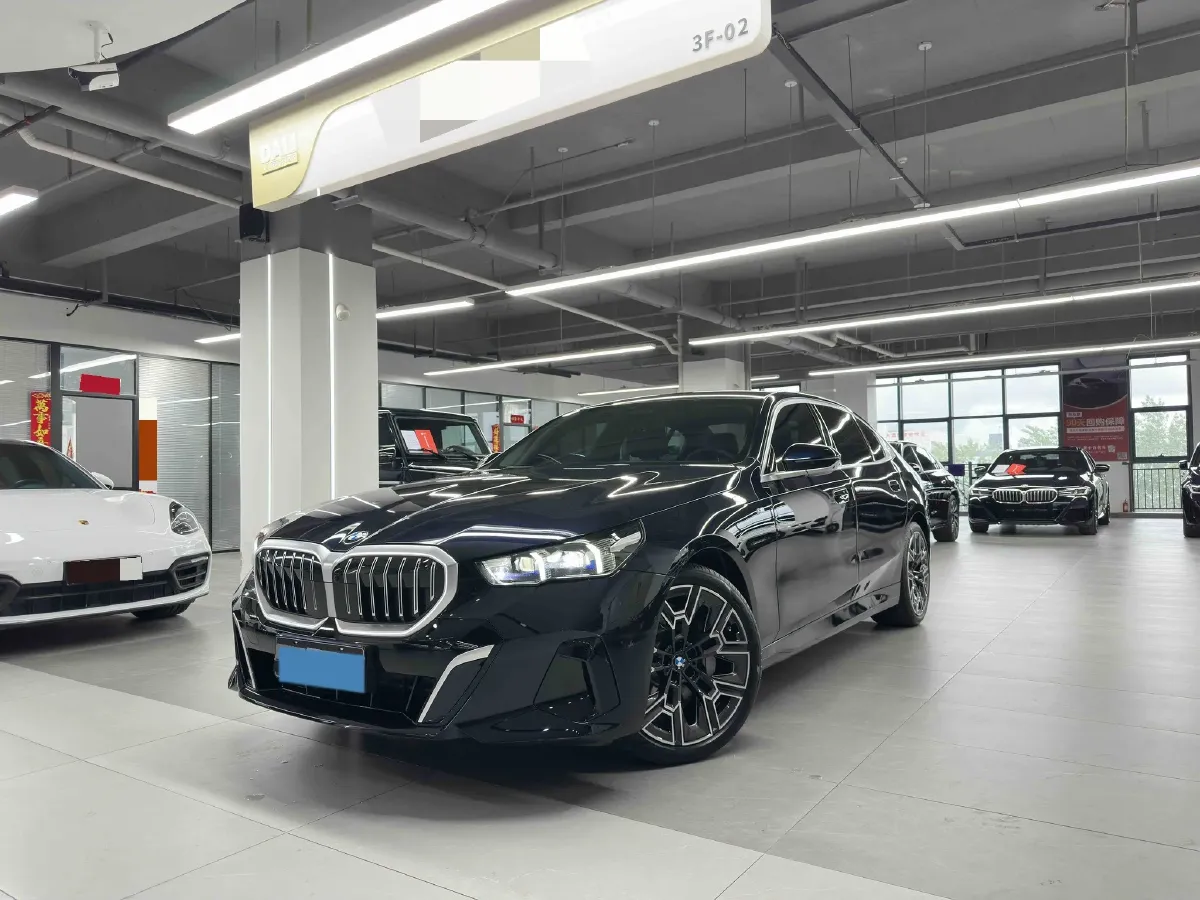 2024 BMW 5 Series 2.0T 258HP L4 8AT,autocango,china used car exporter,china ev exporter,chinese used car exporter,chinese used ev exporter